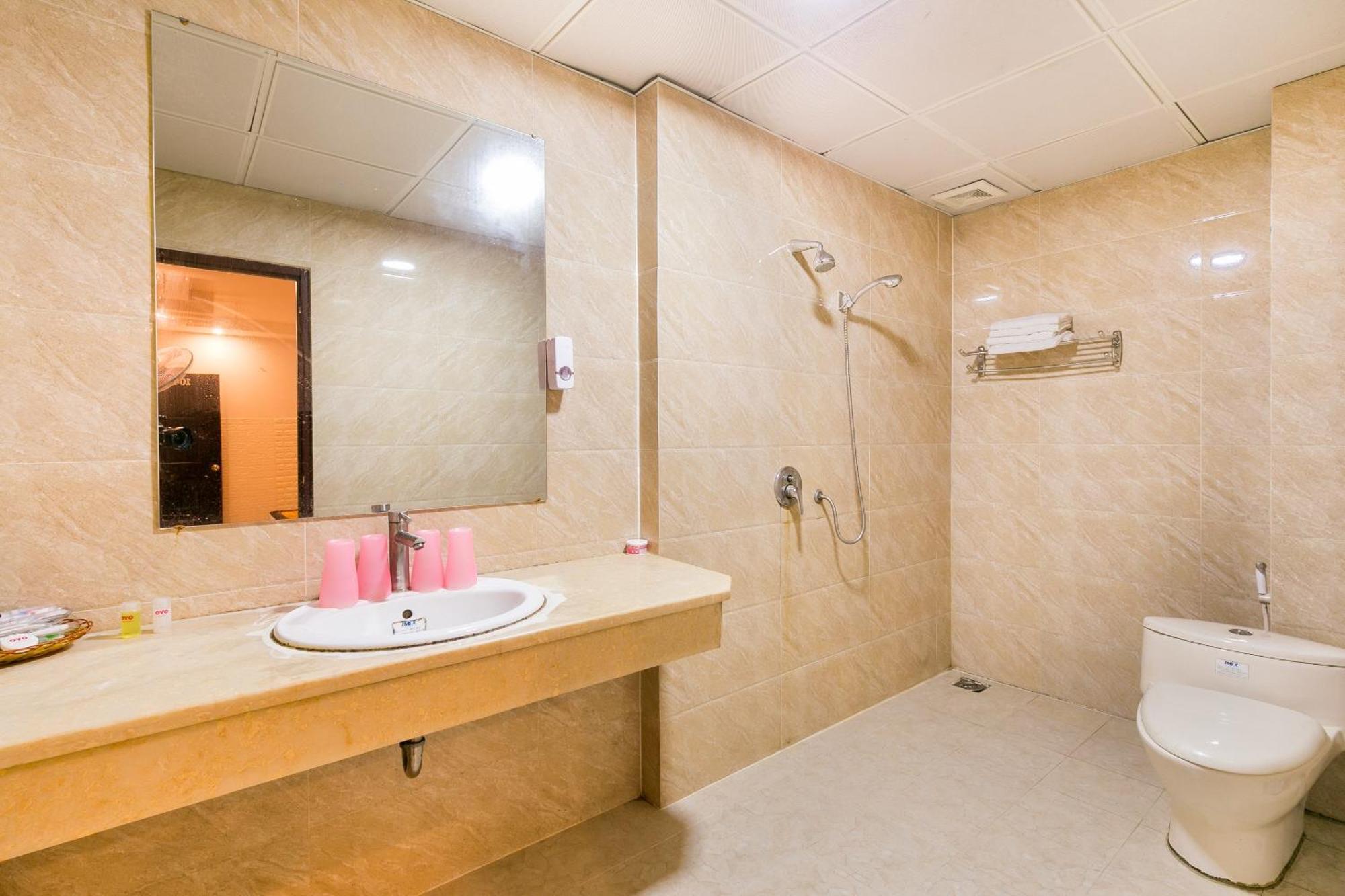 Oyo 373 Habana Hotel Хошимин Экстерьер фото